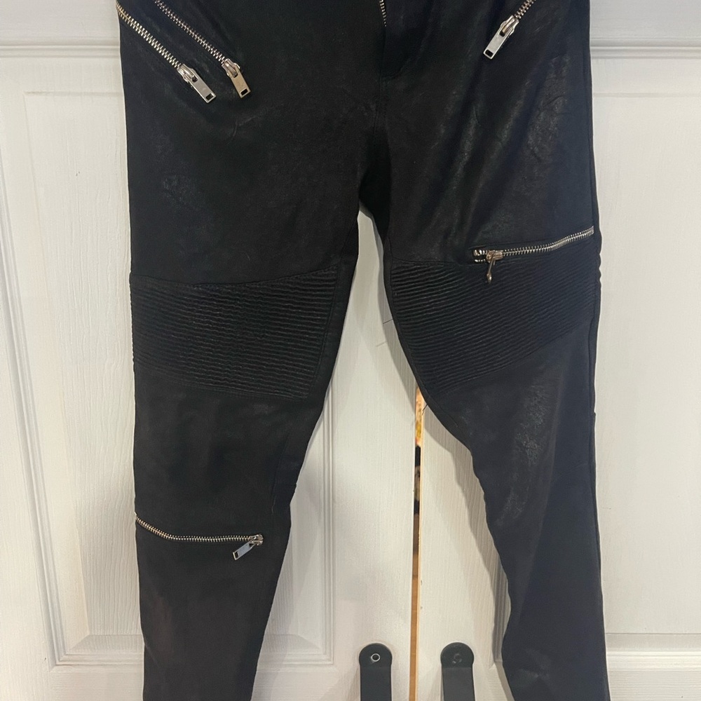 Women Zara  Black Pants with Zipper Accents